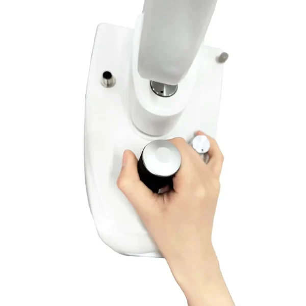 SL-320 and SL-520 slit lamp microscopes for detailed anterior segment examination