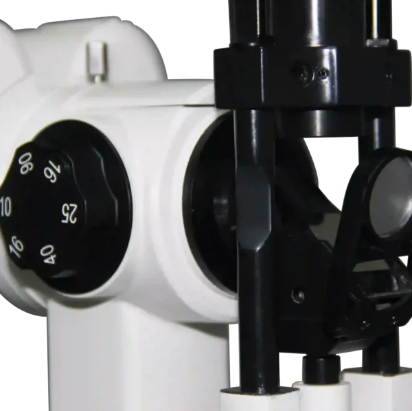 SL-400 slit lamp microscope with halogen illumination and 5-step magnification